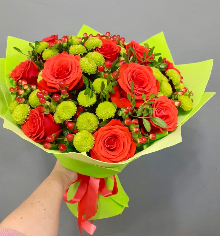 Букет цветов из: Хризантемы и Розы в Дрожжино