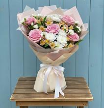 Букет цветов из:  Гвоздики, Орхидеи и Розы #REPLACE_PRED# Дрожжино