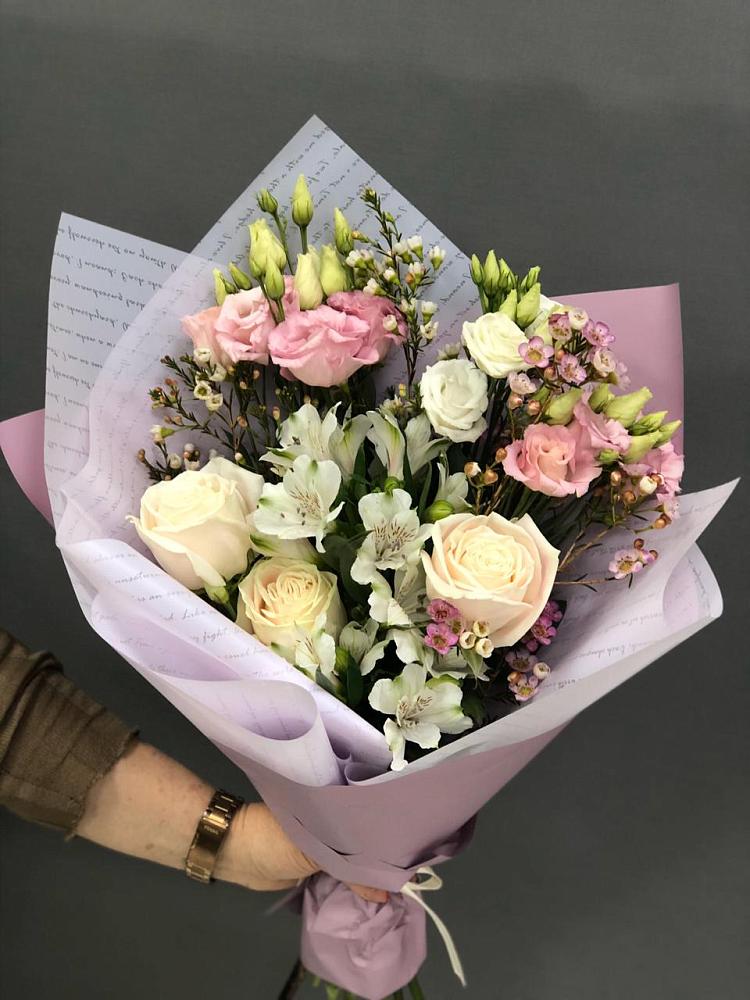 Букет цветов из: Альстромерии, Розы и Лизиантусы в Дрожжино