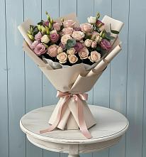 Букет цветов из:  Розы и Лизиантусы в Дрожжино