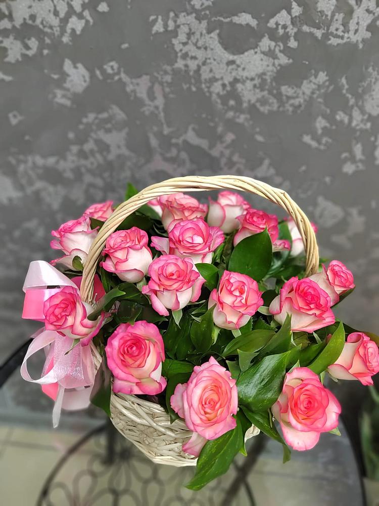 Цветочная композиция из Розы в корзине в Дрожжино