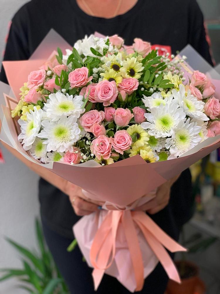 Букет цветов из: Розы и Хризантемы в Дрожжино