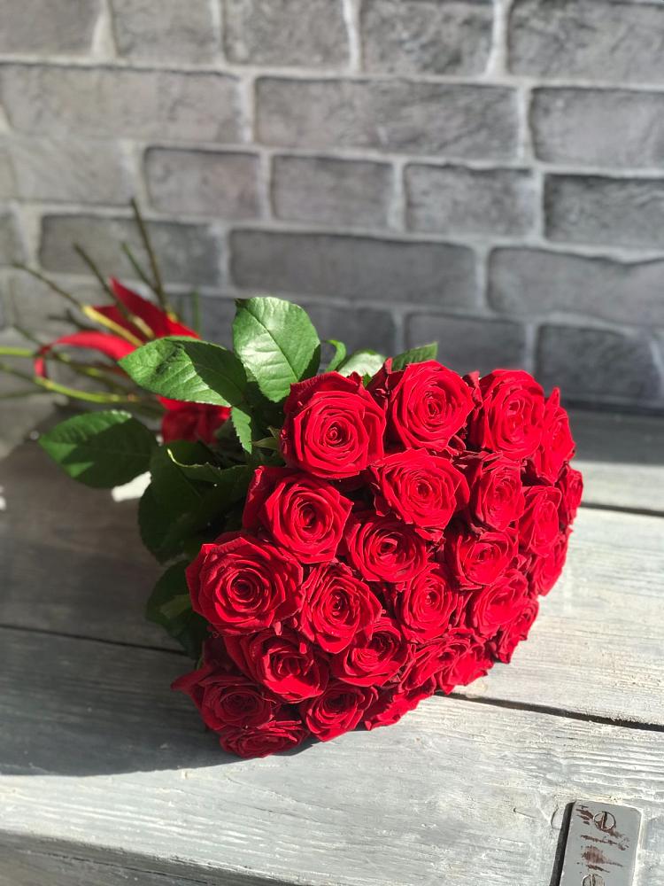 Букет Красные розы Фридом в Дрожжино