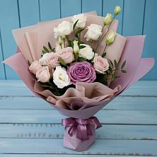Букет цветов из:  Розы и Лизиантусы в Дрожжино