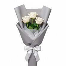Букет 3 белые розы в Дрожжино
