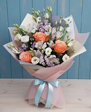Букет цветов из:  Лизиантусы, Розы, Альстромерии и Гипсофила в Дрожжино