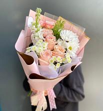 Букет цветов из:  Хризантемы и Розы в Дрожжино