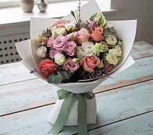 Букет цветов из:  Розы, Лизиантусы и Гвоздики в Дрожжино