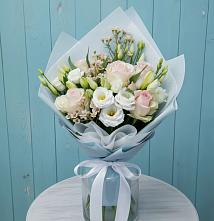 Букет цветов из:  Розы и Лизиантусы в Дрожжино