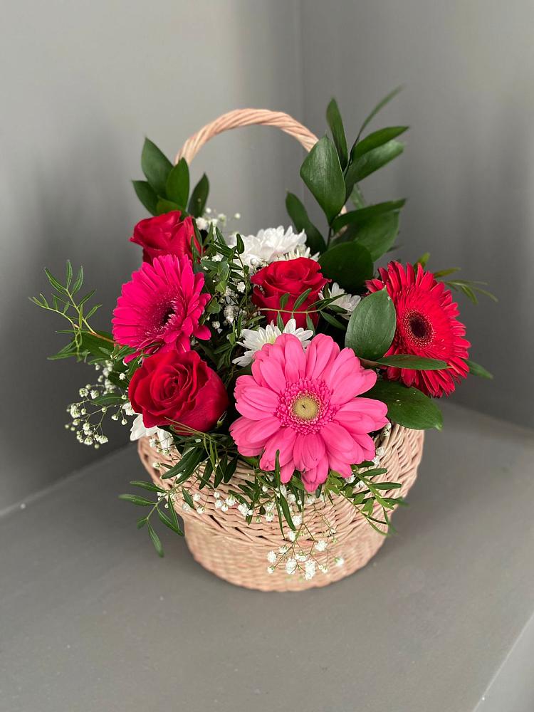Цветочная композиция из Розы, Хризантемы и Герберы в корзине в Дрожжино