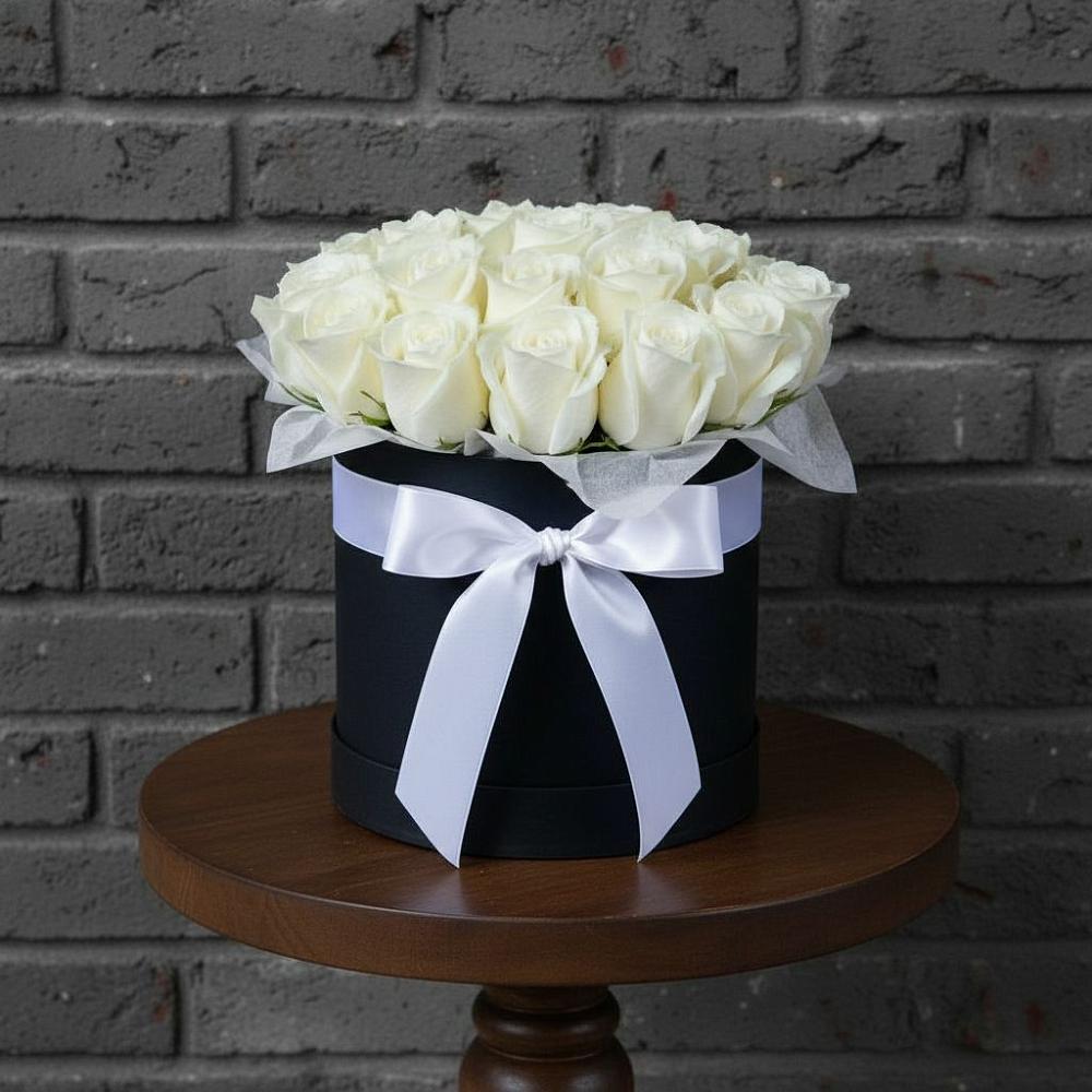 Цветочная композиция из Розы в шляпной коробке в Дрожжино