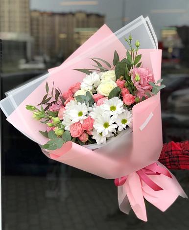 Букет цветов из: Розы, Лизиантусы и Хризантемы в Дрожжино