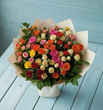 Букет Микс из разноцветных кустовых роз в Дрожжино