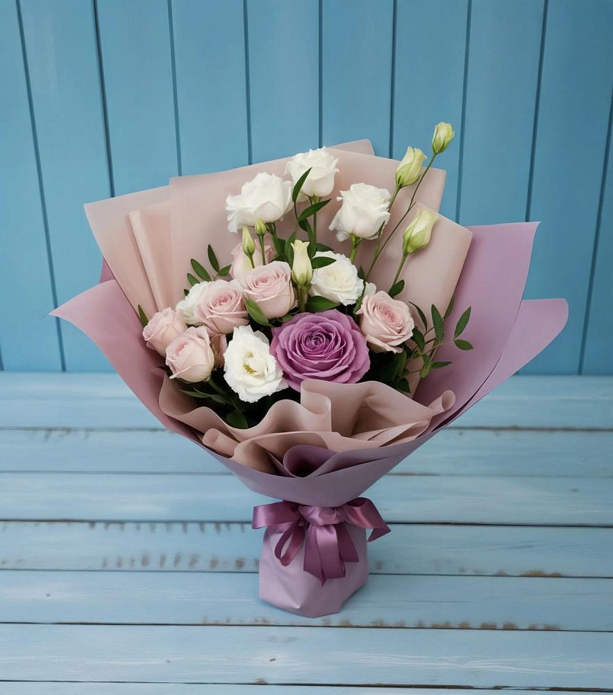 Букет цветов из: Розы и Лизиантусы в Дрожжино